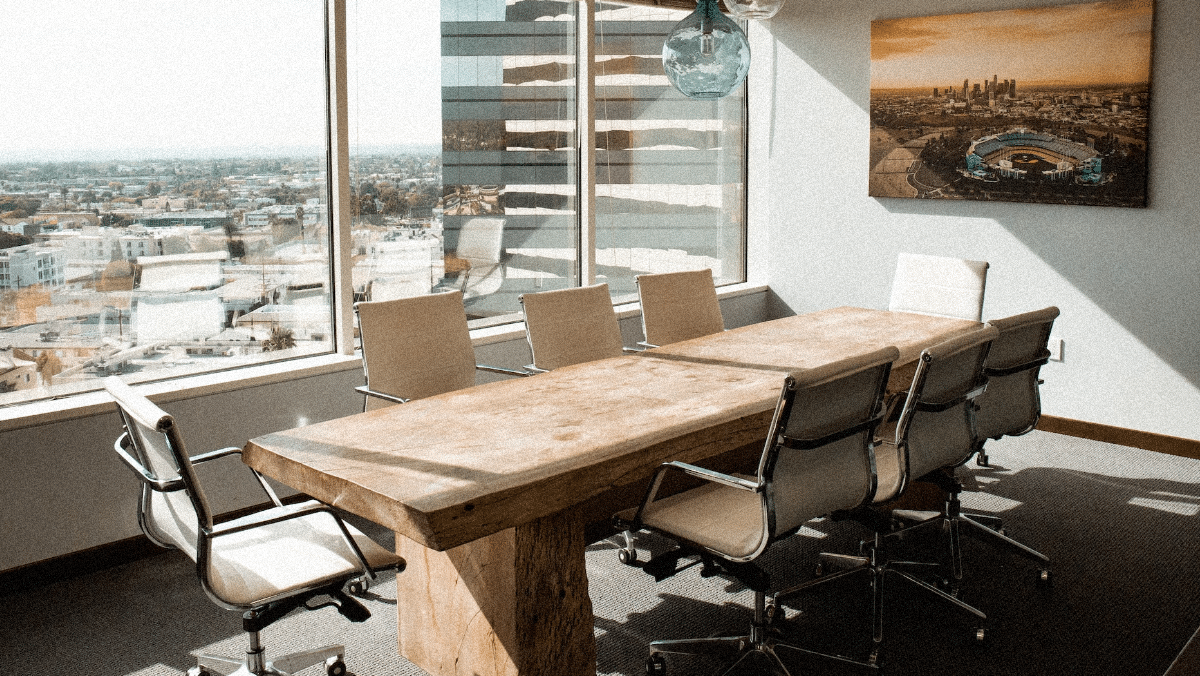 Les avantages et les inconvénients du mobilier de bureau d'occasion